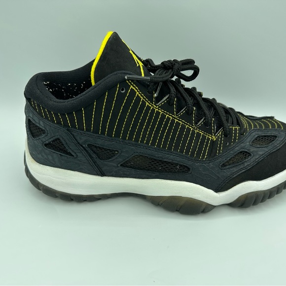 Air Jordan 11 Retro main image 4